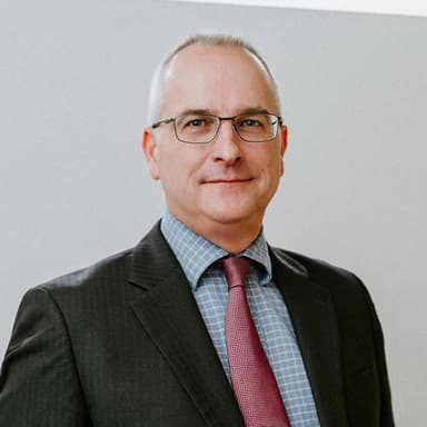 Simon Curry